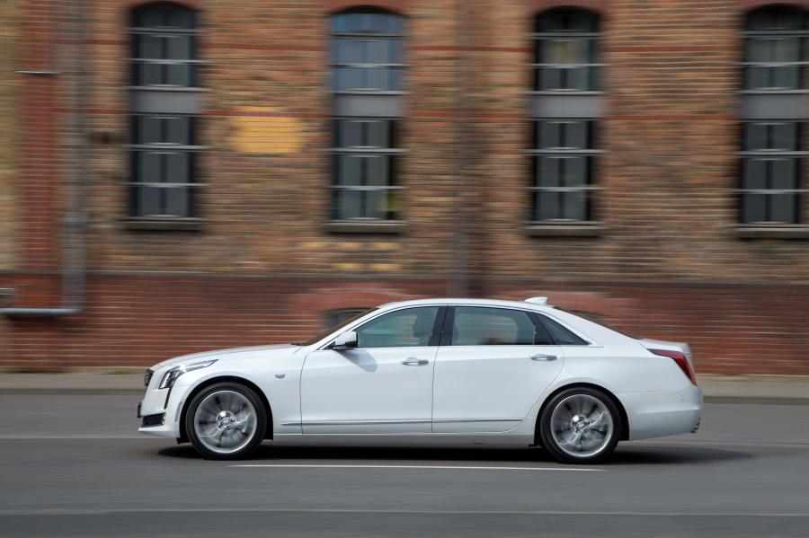  Cadillac CT6 Platinum 2016 года  (WW) (фото 25 из 42)